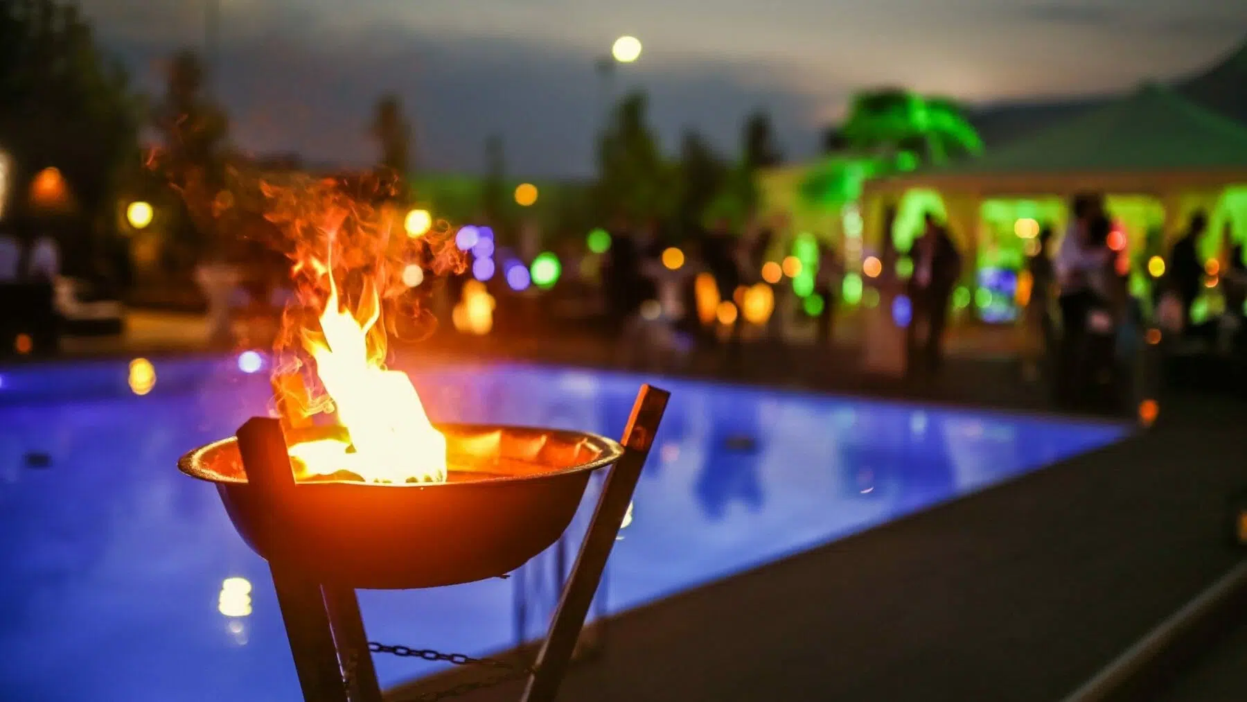 21 Ultimate Pool Party Ideas - Spaceships and Laser Beams